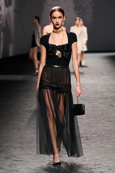 Look 64